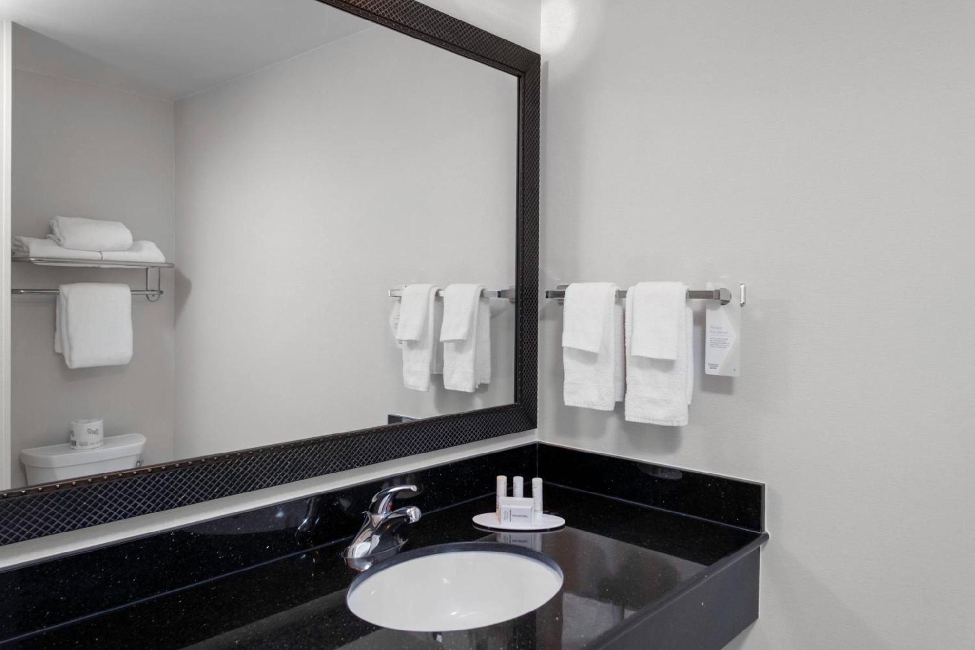 Fairfield Inn & Suites By Marriott Wichita Downtown Eksteriør billede